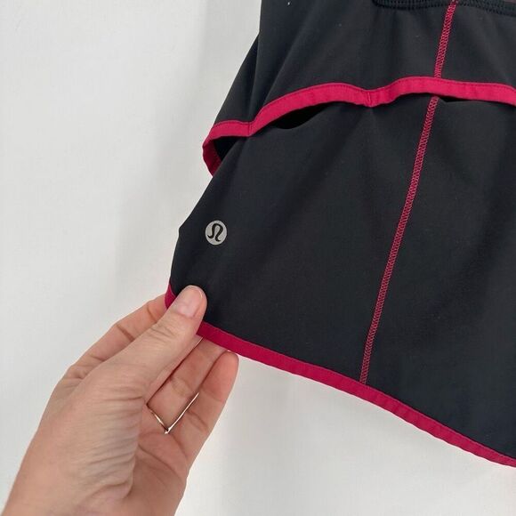 Lululemon Speed Short Black Poppy Petals Berry Rumble Trim Size 6 - Picture 3 of 7